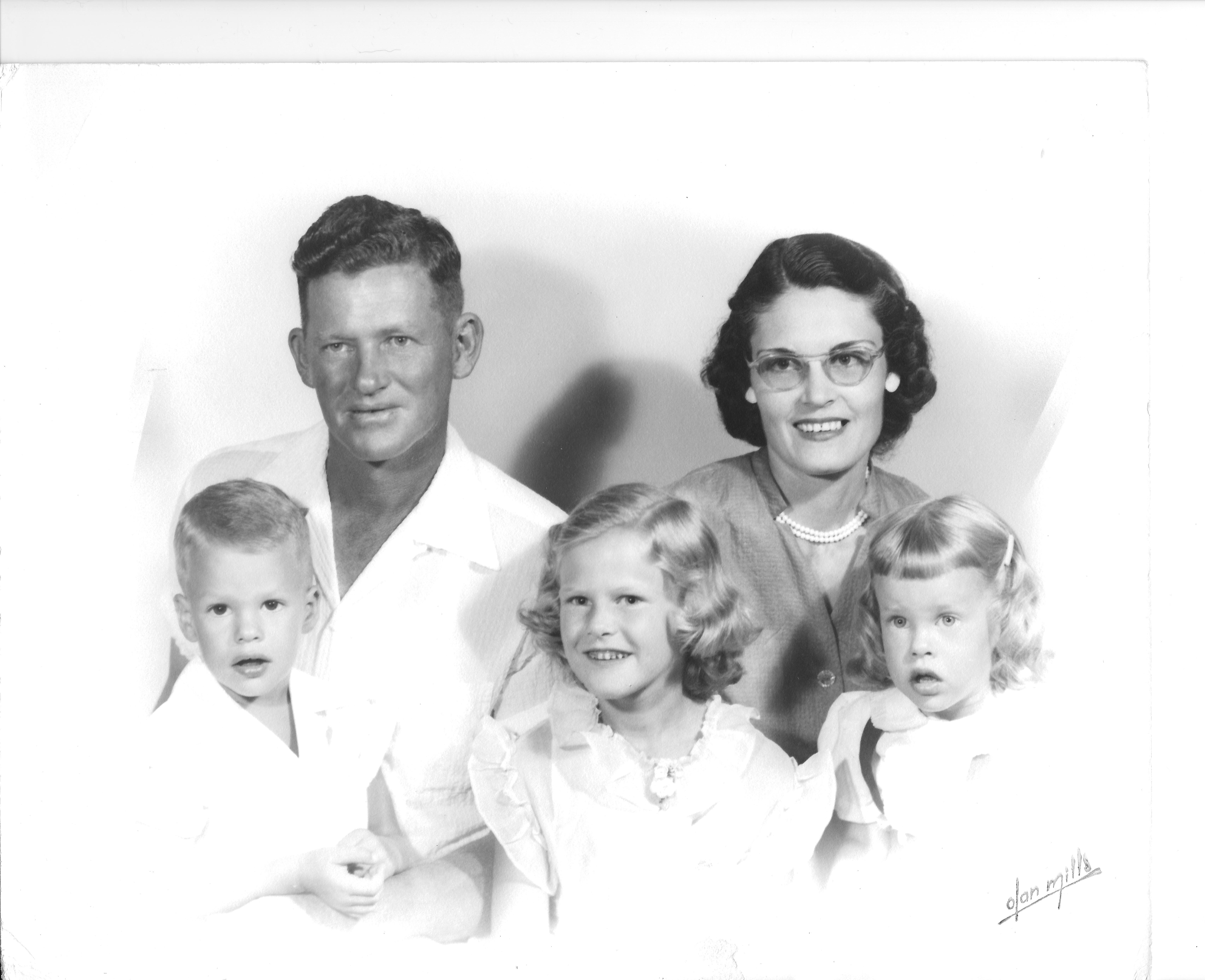 Lester/Lester family, 1953 - Henry, Ruby, Paul, Melba & Paulette 001.jpg