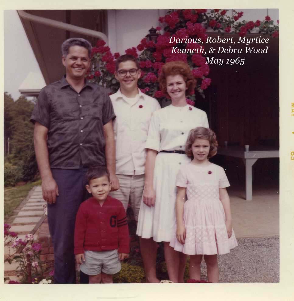 Lester/editedRobert_Wood_Sr_Family_May1965.jpg