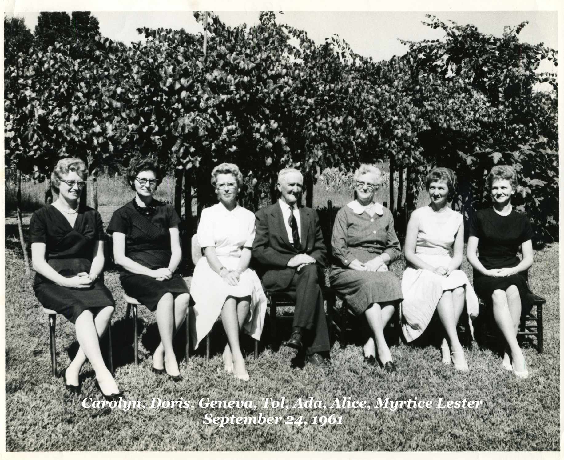 Lester/editedTN_Lester_Family_Daughters_24Sep1961.jpg